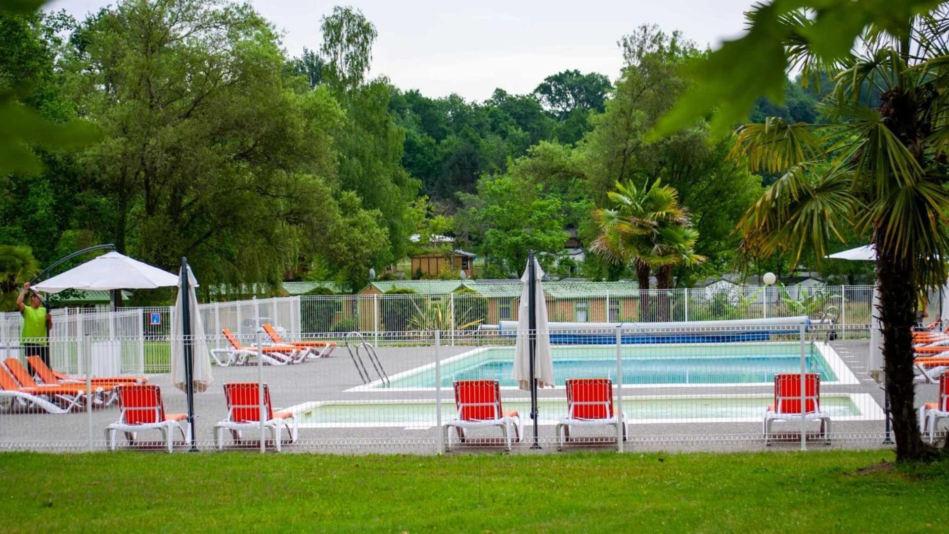 Camping - Piscine - Ccbaieb Montjoie-en-Couserans Exteriör bild