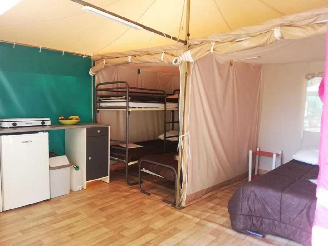 Camping - Piscine - Ccbaieb Montjoie-en-Couserans Exteriör bild